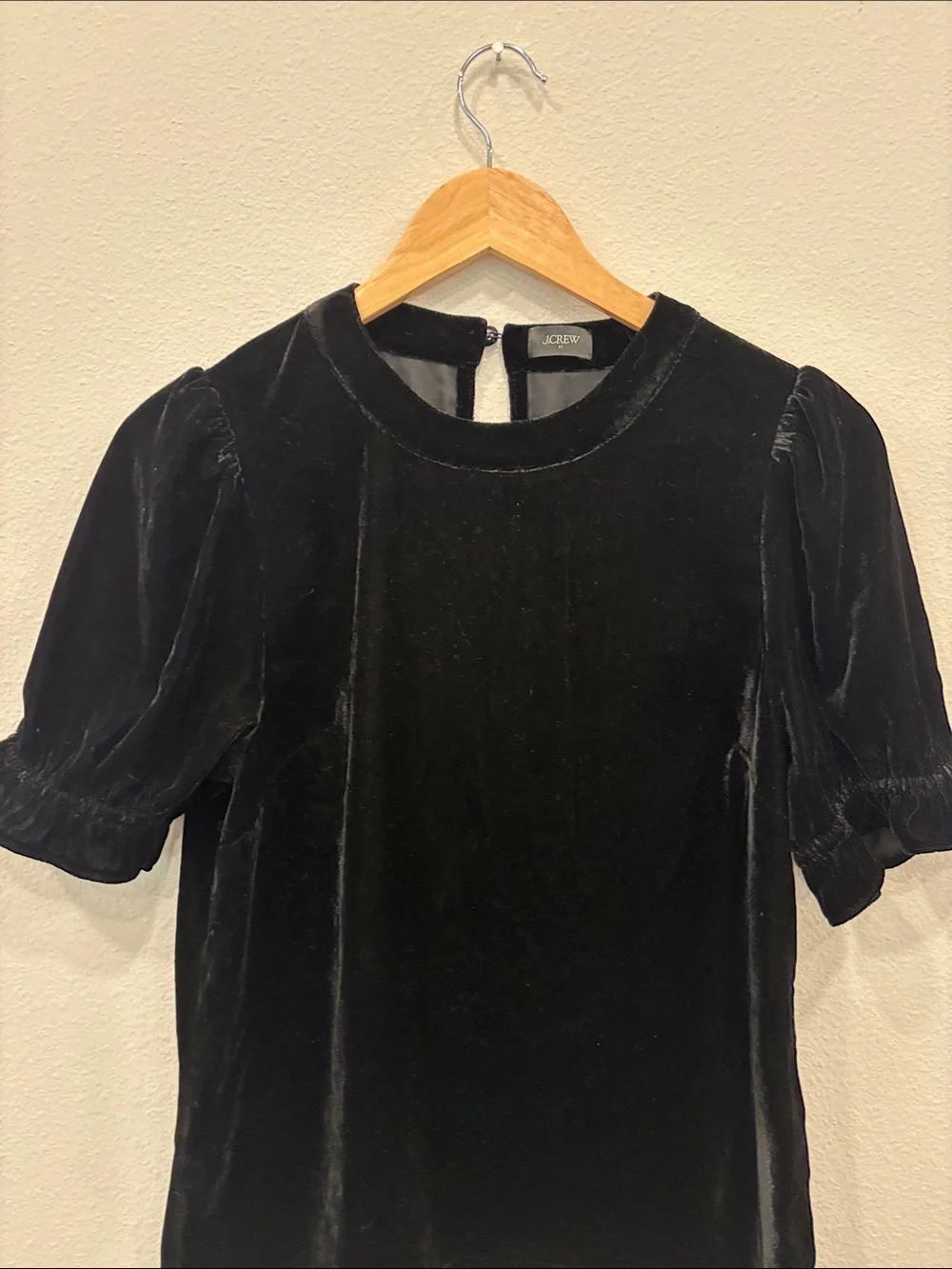J. Crew Women’s Black Velvet Puff-Sleeve Blouse Size S